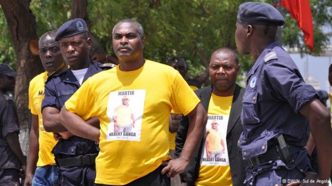 Várias pessoas foram presas e mulher ferida a tiro na cabeça durante confrontos.