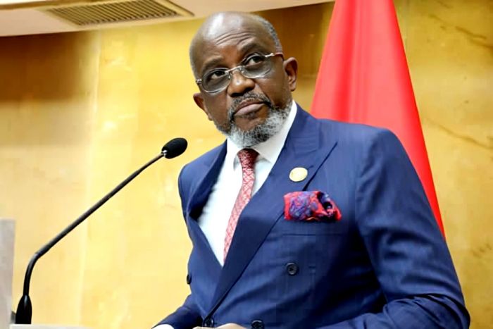 MPLA insta Governo angolano a reduzir impacto do fim da subvenção aos combustíveis