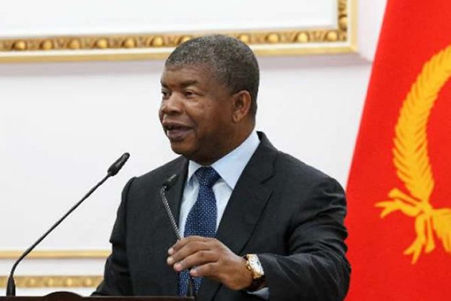 “João Lourenço lança desafio ao novo PGR: ‘fazer mais e melhor’ na guerra contra a corrupção”