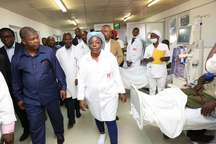 João Lourenço troca ida ao Centro do Calumbo por visita à Clínica Girassol