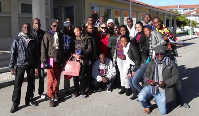 Crise em Angola: Estudantes no exterior aconselhados a regressar