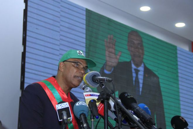 Presidente eleito da UNITA advoga revisão da Constituição