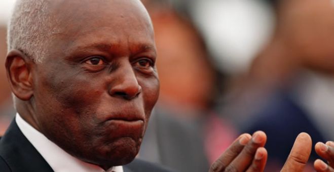 Presença de Eduardo dos Santos 'era exigível'