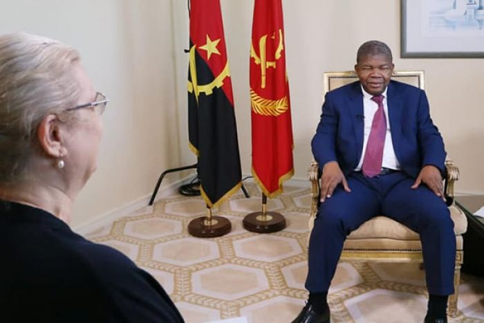 Analista observa que JLo atingiu o ridículo e acusa RTP de se mostrar "progenitora" da TPA