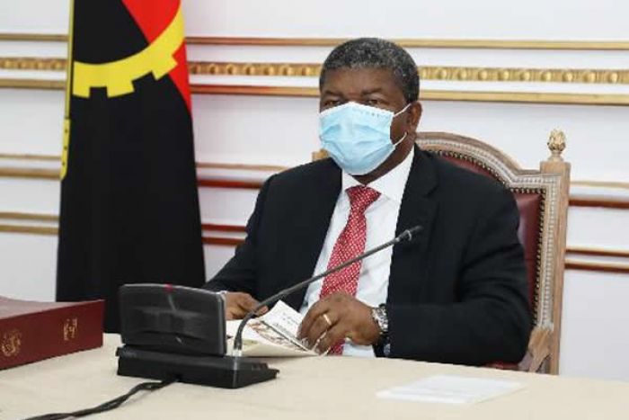 PR diz que economia começa a responder positivamente, mas falta produção