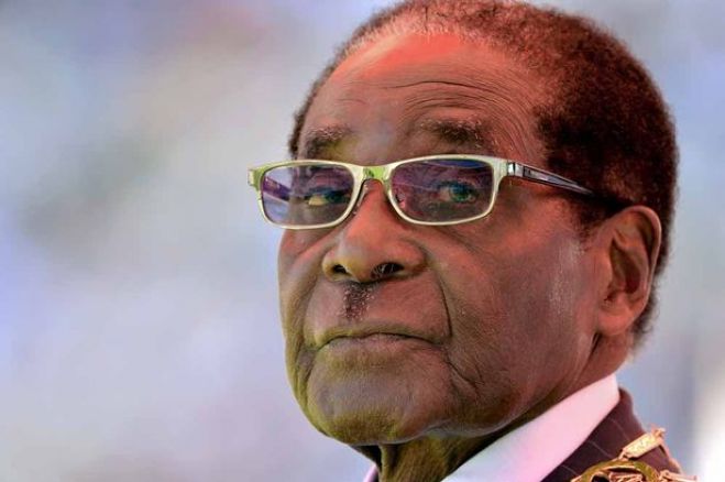 'Sim, eu estava morto', "Ressuscitei como sempre" diz ditador Mugabe, 92, ao voltar ao Zimbábue