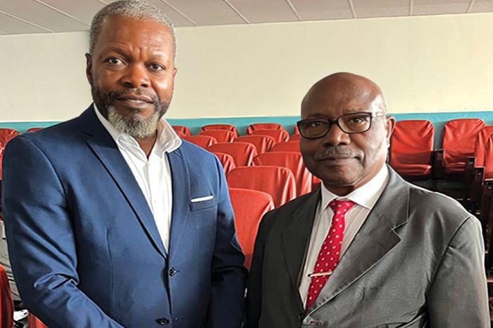 Ex-secretário da FNLA refugiado em França por temer a morte