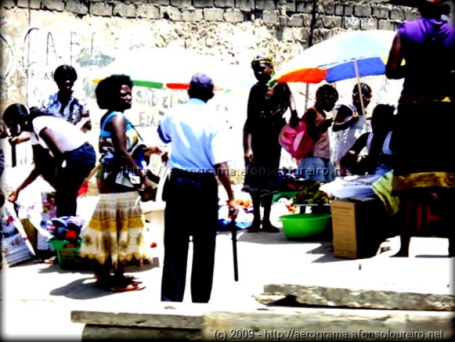 "Zungueiras" enfrentam condições desumanas nas prisões angolanas