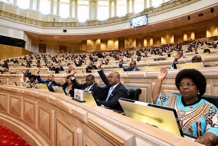 Parlamento aprova alterações à lei de combate ao branqueamento de capitais