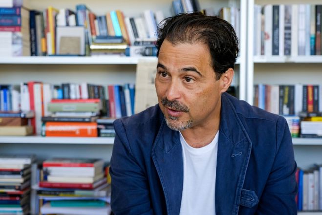 Fortalecimento da democracia em Angola e Moçambique passa pela alternância de poder - Agualusa