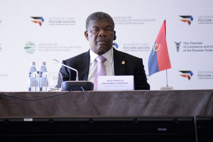 João Lourenço destaca interesse russo na produção de fertilizantes, tratores e alfaias