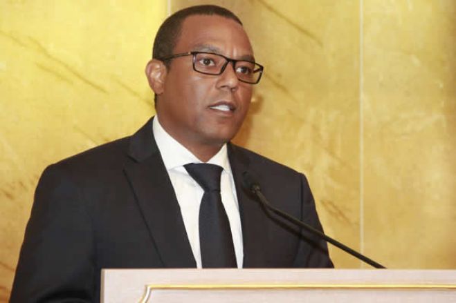 Mercado internacional de capitais dispõe de USD 6 mil milhões para Angola