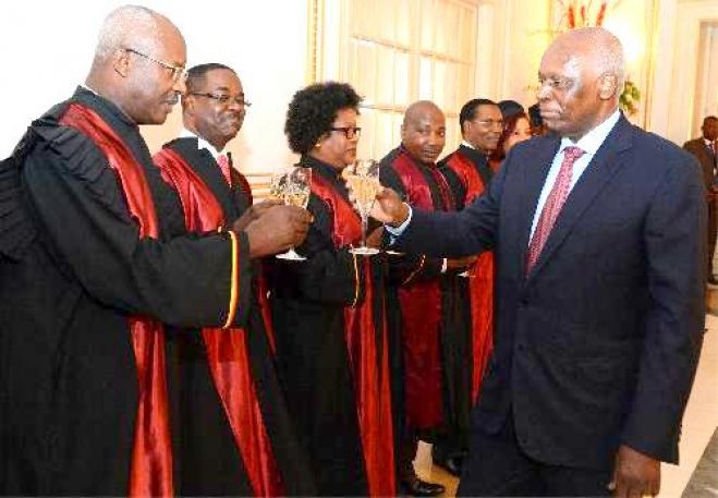 Oposição pede que Tribunal Constitucional cumpra a lei