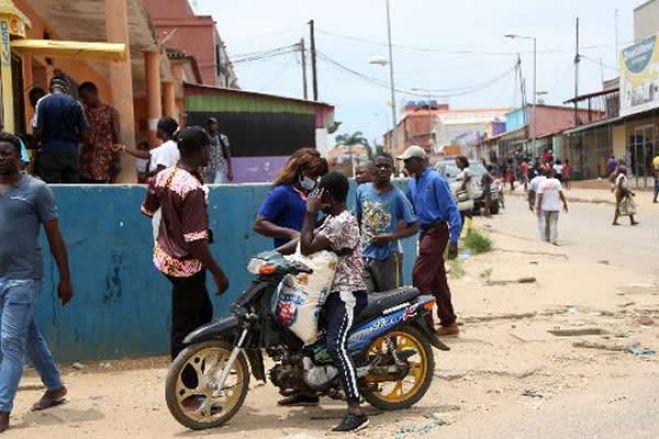 Covid-19: Luandenses com fome continuam a sair à rua