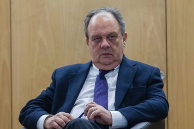 João Soares pede "movimento pacífico" em Angola que impeça"mais uma vigarice eleitoral"