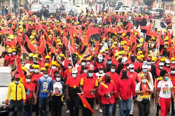 Os militantes do MPLA estão todos imunizados da Covid-19?