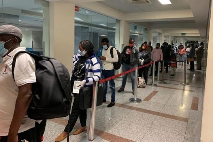 Covid-19: Angolanos retidos no Brasil já estão no centro de Calumbo