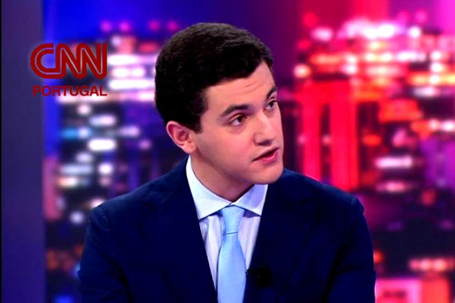 Angola: aplaudir uma mentira