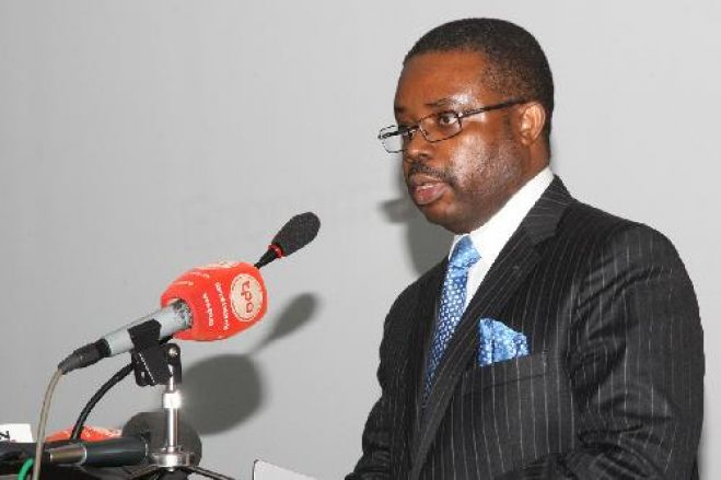 Angola exemplar contra branqueamento de capitais