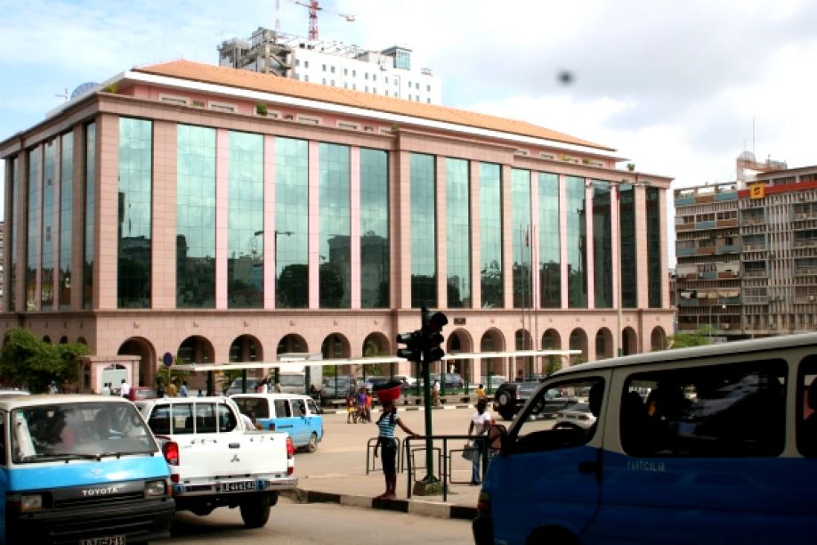 Opinião da Fitch sobre Angola mostra que país está no bom caminho - Consultora