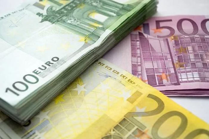 Remessas vindas de Angola sobem 37,5% em julho para 41,3 milhões de euros