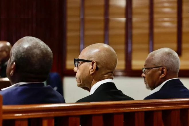 Julgamento dos generais “Kopelipa” e “Dino” é retomado a 2 de Setembro