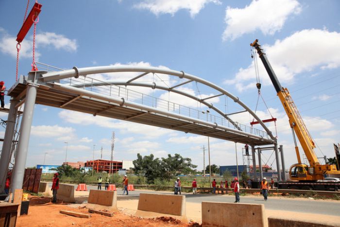 Governo manda renegociar obras públicas que pararam devido à crise