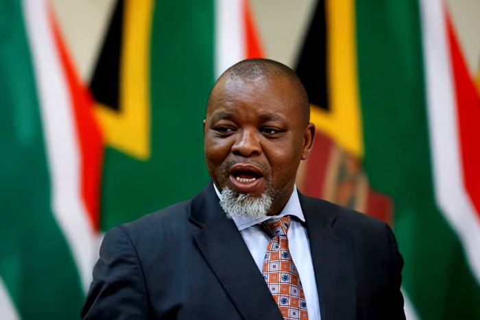 Ministro sul-africano ameaça não enviar mais recursos naturais para os EUA