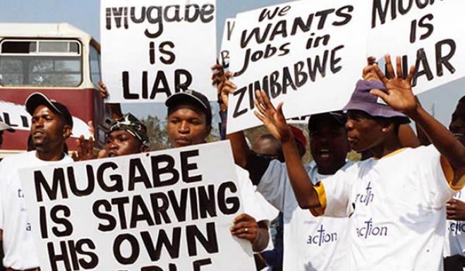 A polícia distribuiu bastonadas e usou canhões de água e gás lacrimogéneo para dispersar a multidão