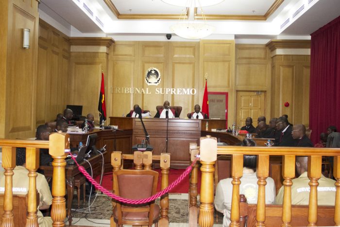 Tribunal começa a julgar ex-ministro dos Transportes chamando a depor o sucessor