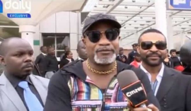 O cantor diz que, ao contrário daquilo que o acusam, apenas pretendia proteger a sua bailarina.