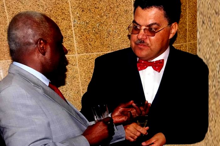 AAA é negócio arranjado por JES para ajudar a família de Agostinho Neto