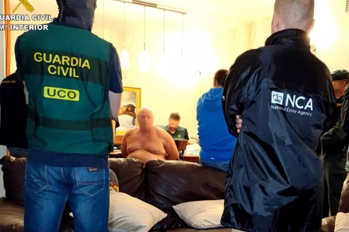 Policia espanhola desmantela rede de contrabando de resíduos plásticos com destino a Angola