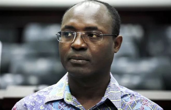 Prisão dos ativistas é "manobra de diversão" para perpetuar família dos Santos no poder - Rafael Marques