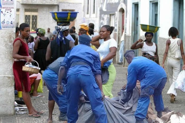 UNITA condena ataques da Polícia Nacional a Zungueiras