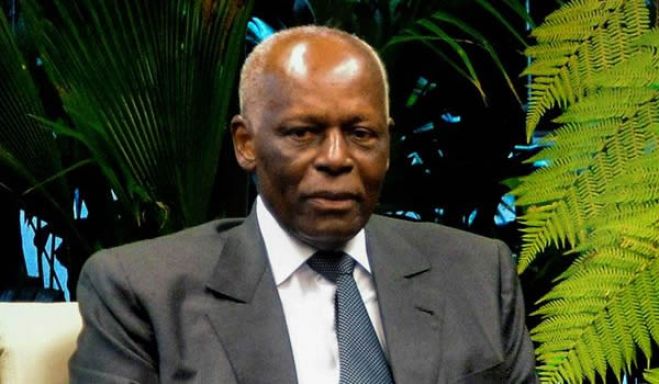 Economia de Angola estagnada este ano e cresce menos de 4% ao ano até 2020 - Fitch