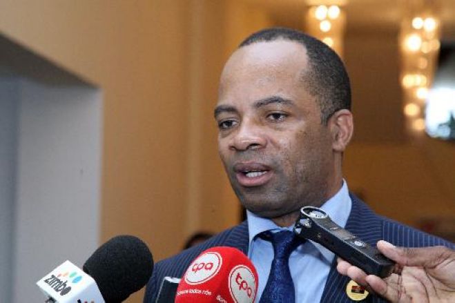 Deputado do MPLA interpreta saída de dirigente do partido como "render da guarda"