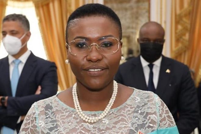 Ministra de Estado anuncia “redinamização” dos programas de combate à pobreza e seca