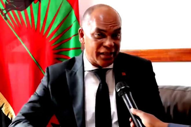 Nova divisão administrativa é de alguém que "não bate bem da cabeça” - Adalberto Costa Júnior