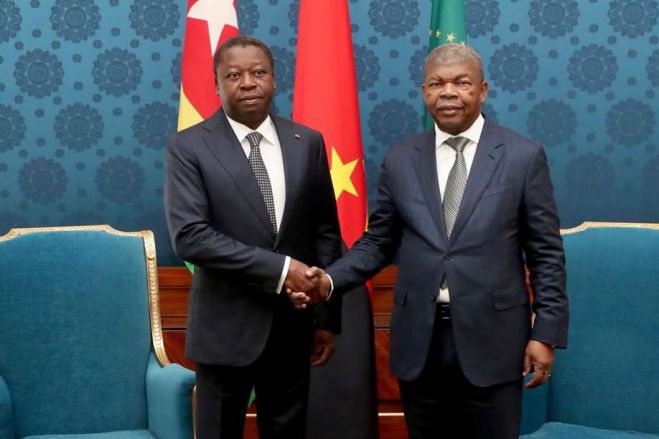 Angola passa ao Togo dossiê sobre conflito na RDCongo