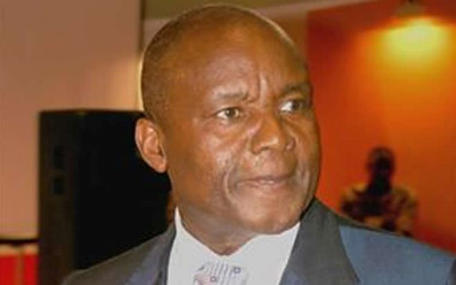 Empresário angolano prepara-se para sair de jornais portugueses