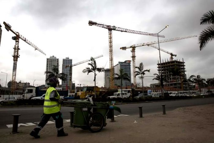 Oito em cada 10 obras no País estavam paralisadas no I semestre