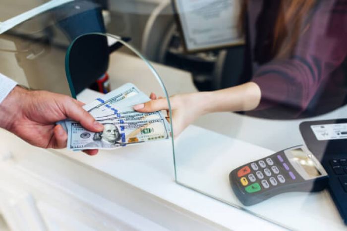 Remessas de Angola para estrangeiro aumentaram 13% no 1.º trimestre