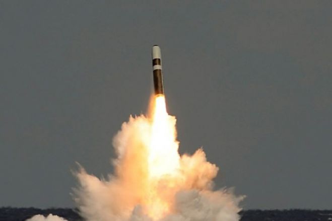 EUA realiza novo teste de míssil balístico perto da costa angolana