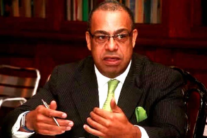 João Lourenço lança avisos a candidatos à Presidência pelo MPLA