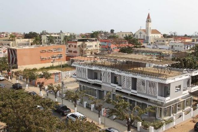 Cabinda do centro para além da periferia