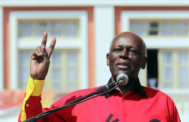 José Eduardo dos Santos reeleito Presidente do MPLA