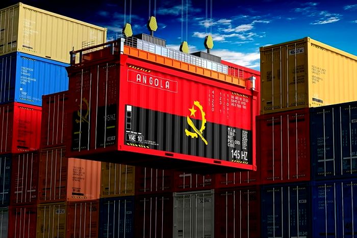EUA reduzem de 32% para 15% tarifas sobre produtos angolanos