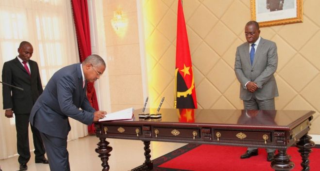 Manuel Vicente empossa novo chefe dos serviços de Inteligência