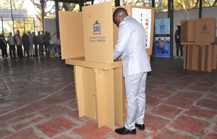 CNE autoriza votação com BI expirado e diz que processo decorre com “serenidade”